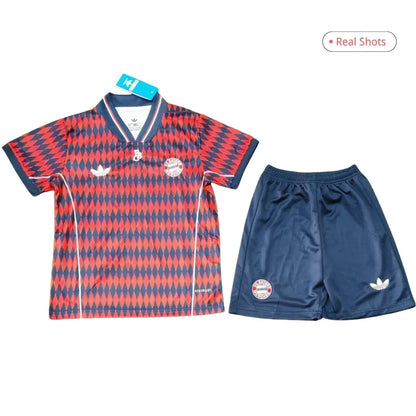 Bayern Munich Lifestyler Barn Drakt + Shorts 2025/26