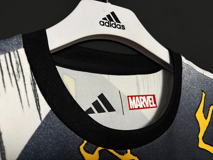 Real Madrid Marvel Warm Up Hvit/Svart Herrer Oppvarmingsdrakt 2025/26
